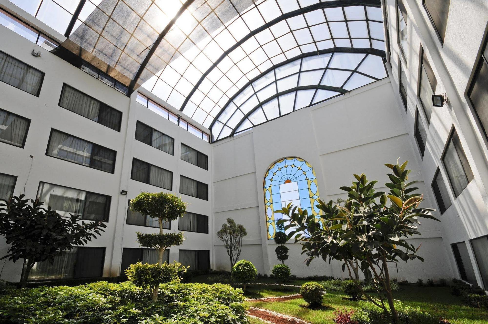 Holiday Inn Express Toluca By Ihg Exterior foto